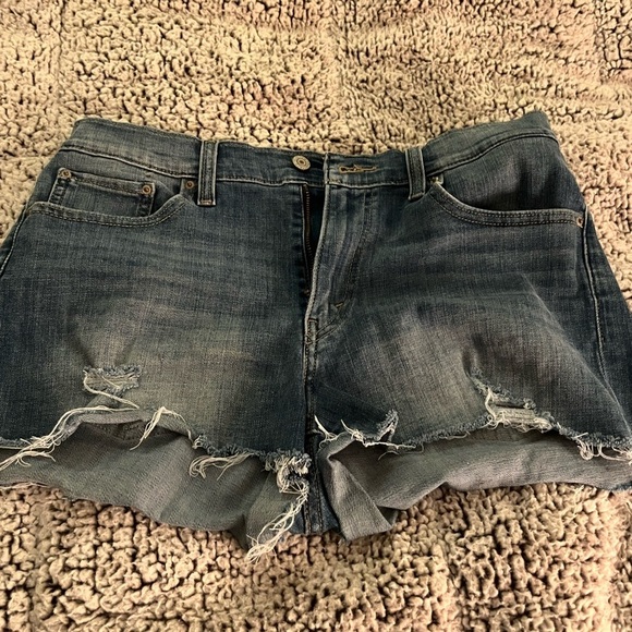 Levi’s denim shorts women’s size 30 - Picture 2 of 5